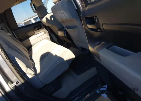 2010 Toyota Tundra Grade 5.7L V8 z USA, uszkodzony, nr VIN 5TFUW5F14AX152269